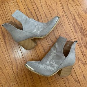 STAGECOACH Western Booties with Silver Detailing